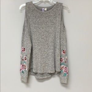 Grey Long sleeve with shoulder cut outs